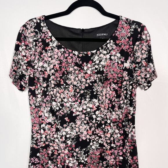 Roz & Ali 8 Black Pink Floral Fit and Flare Pleated Dress Short Sleeve Pockets - Picture 3 of 11